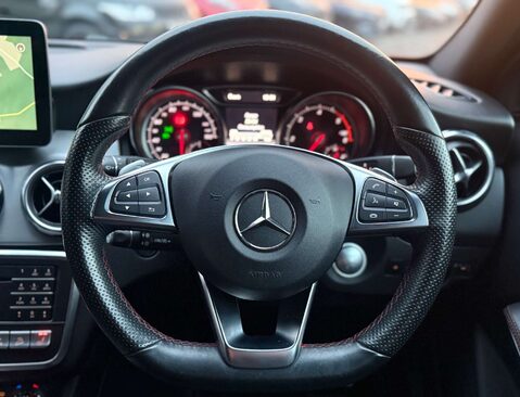Mercedes-Benz GLA 2.1 GLA 220 AMG Line Executive D 4Matic Auto 4WD 5dr 32