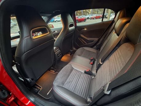 Mercedes-Benz GLA 2.1 GLA 220 AMG Line Executive D 4Matic Auto 4WD 5dr 20