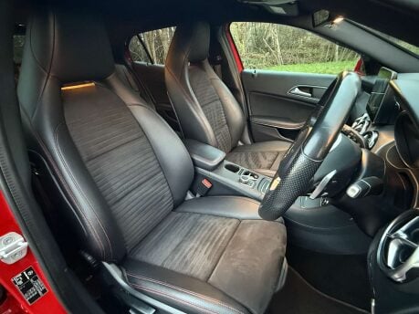 Mercedes-Benz GLA 2.1 GLA 220 AMG Line Executive D 4Matic Auto 4WD 5dr 27