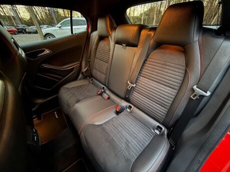 Mercedes-Benz GLA 2.1 GLA 220 AMG Line Executive D 4Matic Auto 4WD 5dr 21