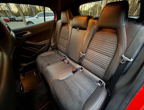 Mercedes-Benz GLA 2.1 GLA 220 AMG Line Executive D 4Matic Auto 4WD 5dr 21