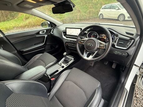 Kia Xceed 1.5 XCeed 3 ISG 5dr 28