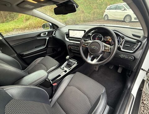 Kia Xceed 1.5 XCeed 3 ISG 5dr 28