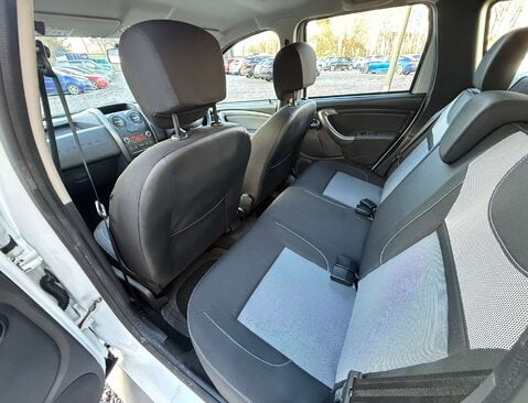 Dacia Duster 1.5 Duster Laureate dCi 4x4 4WD 5dr 20