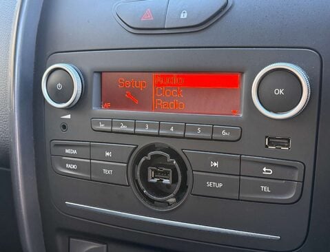 Dacia Duster 1.5 Duster Laureate dCi 4x4 4WD 5dr 35