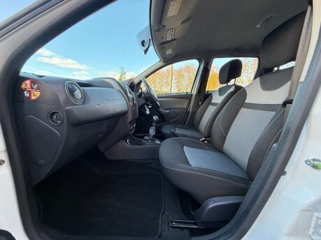 Dacia Duster 1.5 Duster Laureate dCi 4x4 4WD 5dr 22