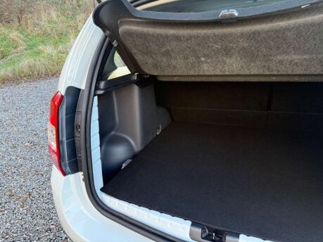 Dacia Duster 1.5 Duster Laureate dCi 4x4 4WD 5dr 12