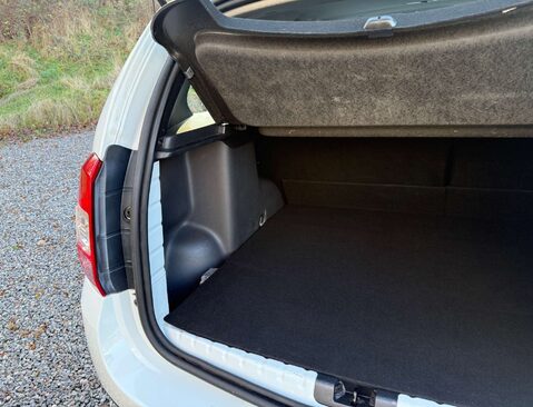 Dacia Duster 1.5 Duster Laureate dCi 4x4 4WD 5dr 12