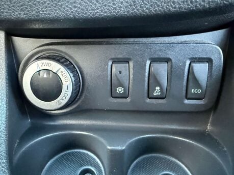 Dacia Duster 1.5 Duster Laureate dCi 4x4 4WD 5dr 38