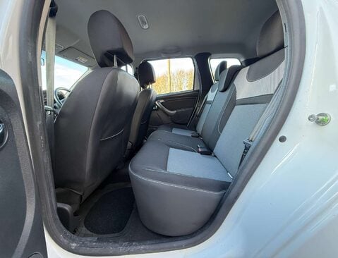 Dacia Duster 1.5 Duster Laureate dCi 4x4 4WD 5dr 19