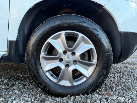 Dacia Duster 1.5 Duster Laureate dCi 4x4 4WD 5dr 9