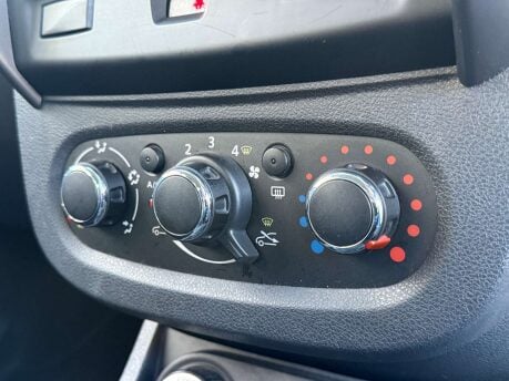 Dacia Duster 1.5 Duster Laureate dCi 4x4 4WD 5dr 37