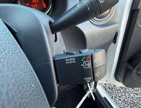 Dacia Duster 1.5 Duster Laureate dCi 4x4 4WD 5dr 41