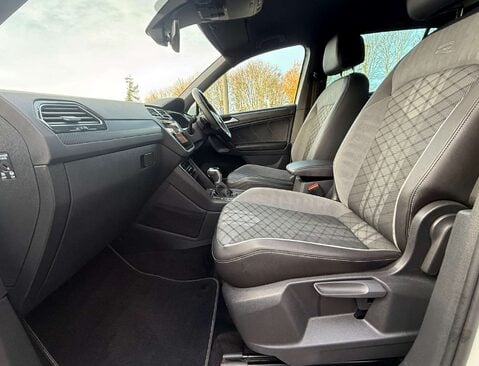 Volkswagen Tiguan 1.5 Tiguan R-Line TSi Semi-Auto 5dr 21