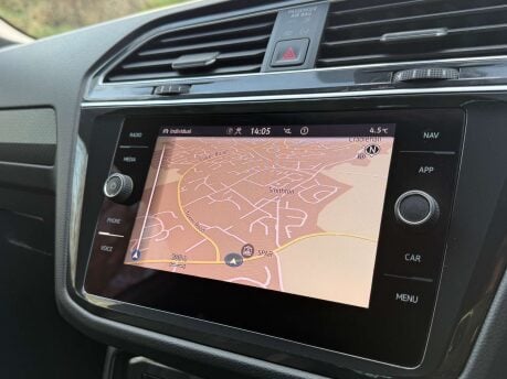 Volkswagen Tiguan 1.5 Tiguan R-Line TSi Semi-Auto 5dr 29