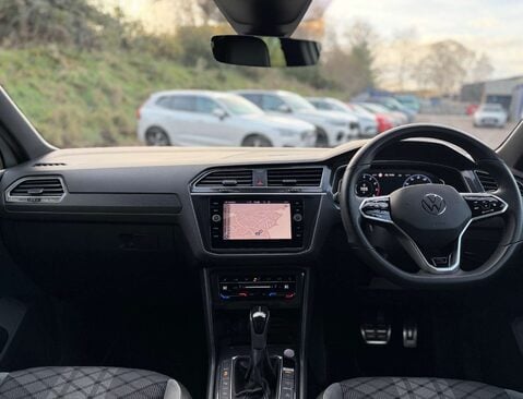Volkswagen Tiguan 1.5 Tiguan R-Line TSi Semi-Auto 5dr 8