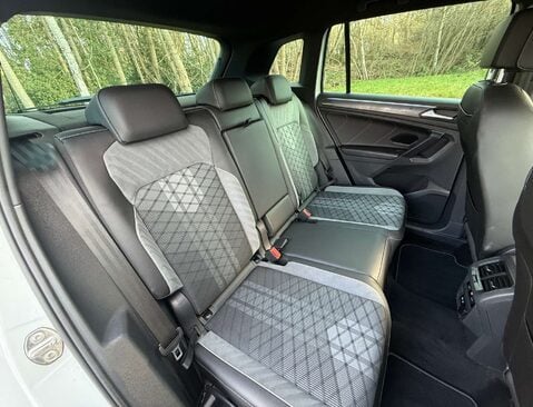Volkswagen Tiguan 1.5 Tiguan R-Line TSi Semi-Auto 5dr 14