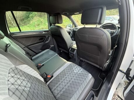 Volkswagen Tiguan 1.5 Tiguan R-Line TSi Semi-Auto 5dr 12