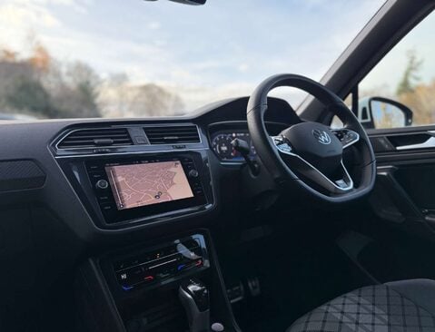 Volkswagen Tiguan 1.5 Tiguan R-Line TSi Semi-Auto 5dr 23