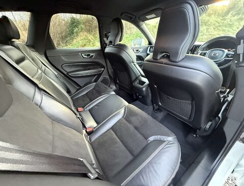 Volvo XC60 2.0 XC60 R-Design D4 AWD 4WD 5dr 11