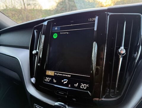 Volvo XC60 2.0 XC60 R-Design D4 AWD 4WD 5dr 17