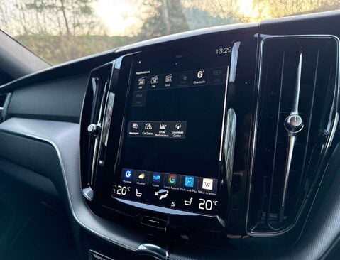 Volvo XC60 2.0 XC60 R-Design D4 AWD 4WD 5dr 23