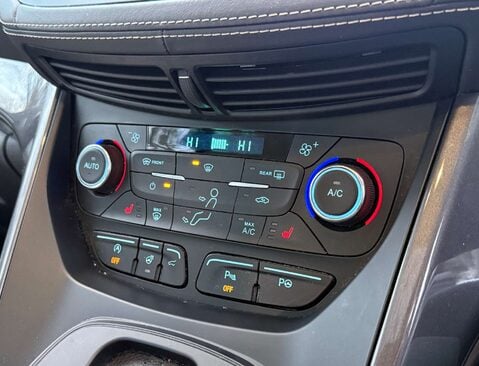 Ford Kuga 2.0 Kuga Vignale TDCi 4x4 Auto 4WD 5dr 17