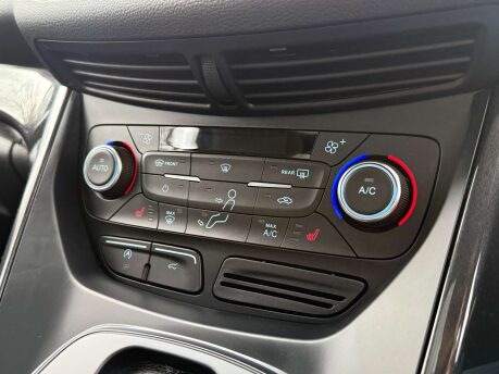 Ford Kuga 2.0 Kuga Titanium TDCI 4x4 Auto 4WD 5dr 43