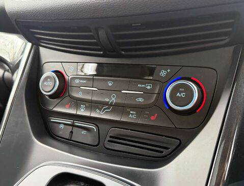 Ford Kuga 2.0 Kuga Titanium TDCI 4x4 Auto 4WD 5dr 43