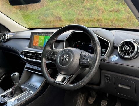 MG HS 1.5 MG HS Exclusive 5dr 12