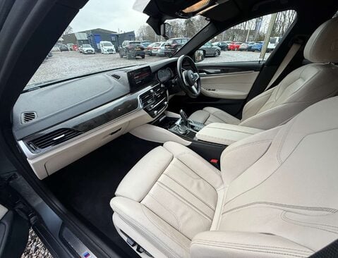 BMW 5 Series 3.0 530D xDrive M Sport Auto 4WD 4dr 25