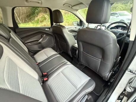 Ford Kuga 2.0 Kuga Titanium TDCI 4x4 Auto 4WD 5dr 16