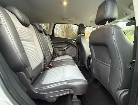 Ford Kuga 2.0 Kuga Titanium TDCI 4x4 Auto 4WD 5dr 17