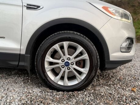 Ford Kuga 2.0 Kuga Titanium TDCI 4x4 Auto 4WD 5dr 9