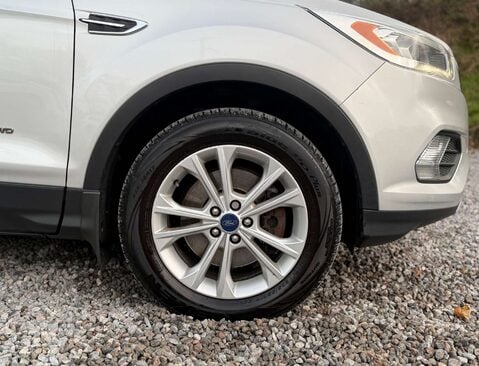 Ford Kuga 2.0 Kuga Titanium TDCI 4x4 Auto 4WD 5dr 9