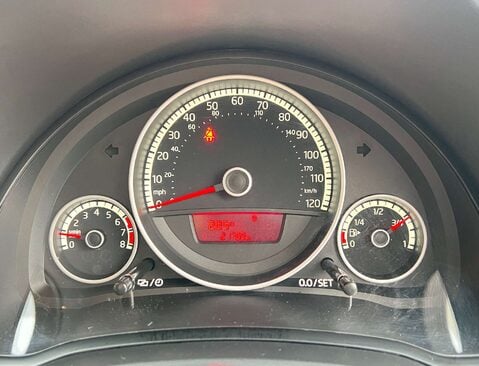 Volkswagen Up 1.0 Rock Up 3dr 30