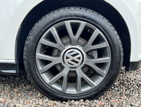 Volkswagen Up 1.0 Rock Up 3dr 10