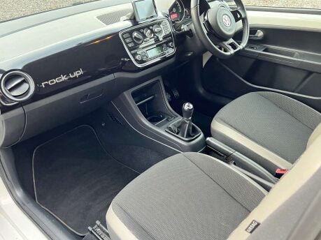 Volkswagen Up 1.0 Rock Up 3dr 21