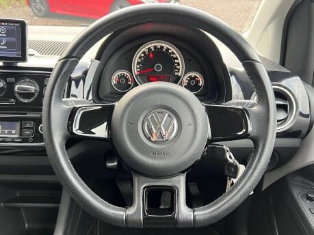 Volkswagen Up 1.0 Rock Up 3dr 28