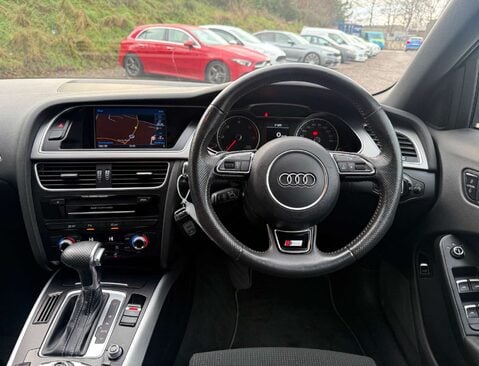 Audi A4 2.0 A4 S Line TDI Quattro Auto 4WD 4dr 29