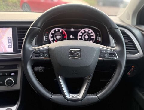 SEAT Leon 2.0 Leon Xcellence Luxury TSi Semi-Auto 5dr 31