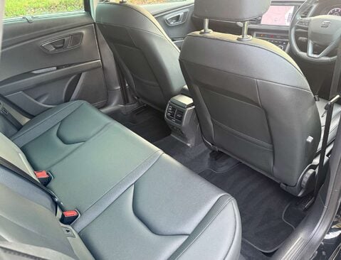 SEAT Leon 2.0 Leon Xcellence Luxury TSi Semi-Auto 5dr 17