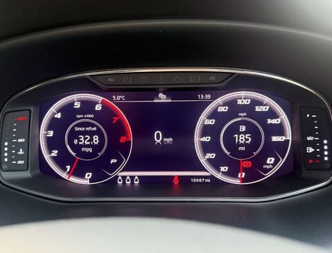 SEAT Leon 2.0 Leon Xcellence Luxury TSi Semi-Auto 5dr 33