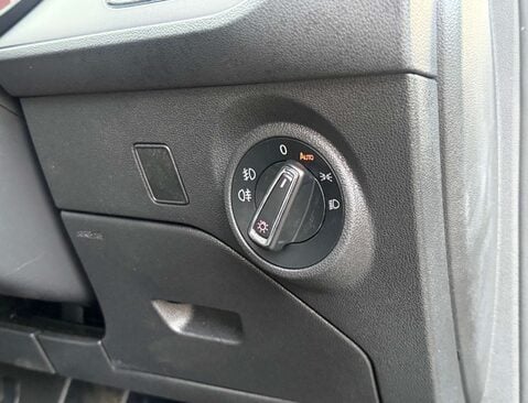 SEAT Leon 2.0 Leon Xcellence Luxury TSi Semi-Auto 5dr 32