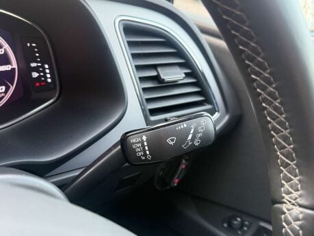 SEAT Leon 2.0 Leon Xcellence Luxury TSi Semi-Auto 5dr 44