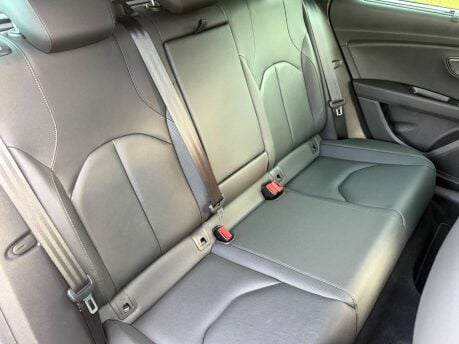 SEAT Leon 2.0 Leon Xcellence Luxury TSi Semi-Auto 5dr 19