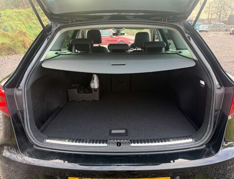 SEAT Leon 2.0 Leon Xcellence Luxury TSi Semi-Auto 5dr 16