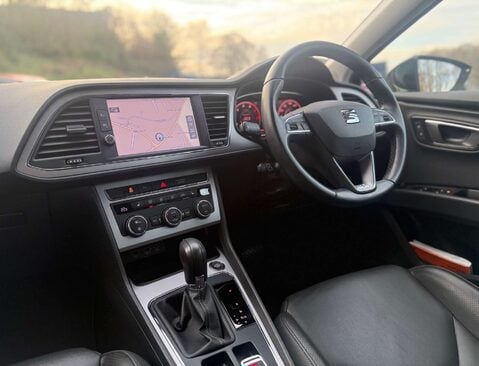 SEAT Leon 2.0 Leon Xcellence Luxury TSi Semi-Auto 5dr 27