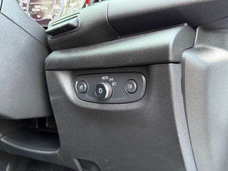 Vauxhall Insignia 2.0 Insignia GSi Nav TD 4x4 Auto 4WD 5dr 37