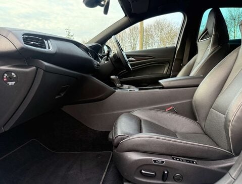 Vauxhall Insignia 2.0 Insignia GSi Nav TD 4x4 Auto 4WD 5dr 24